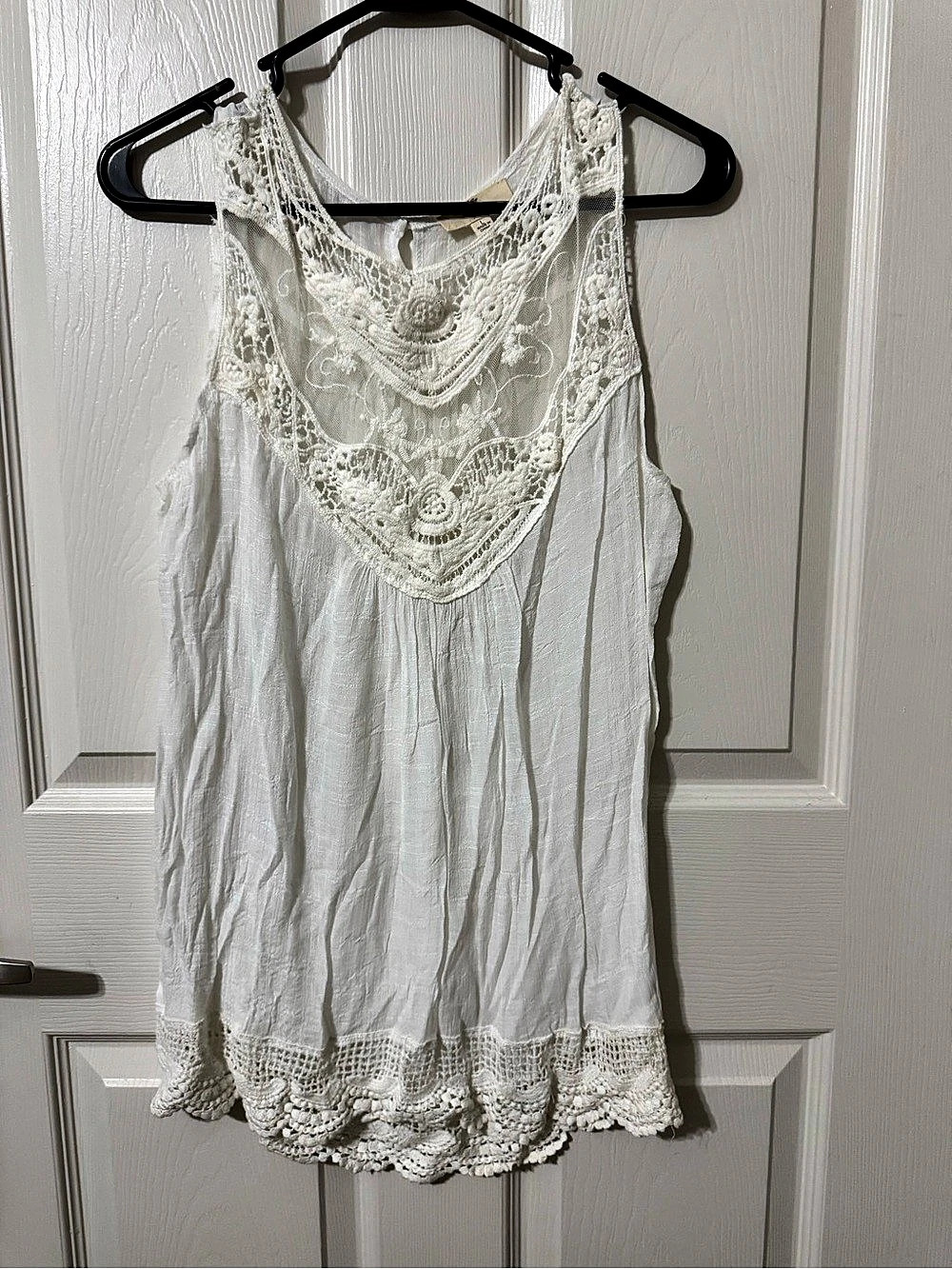 entro Lace Trim Tank Top in White Size Large Like New
